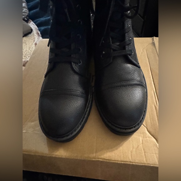 Brand new size women’s 8.5 Andre Assous black combat boots. - Picture 9 of 15